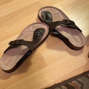 🧡Summer sandals with a lot of life left in them!